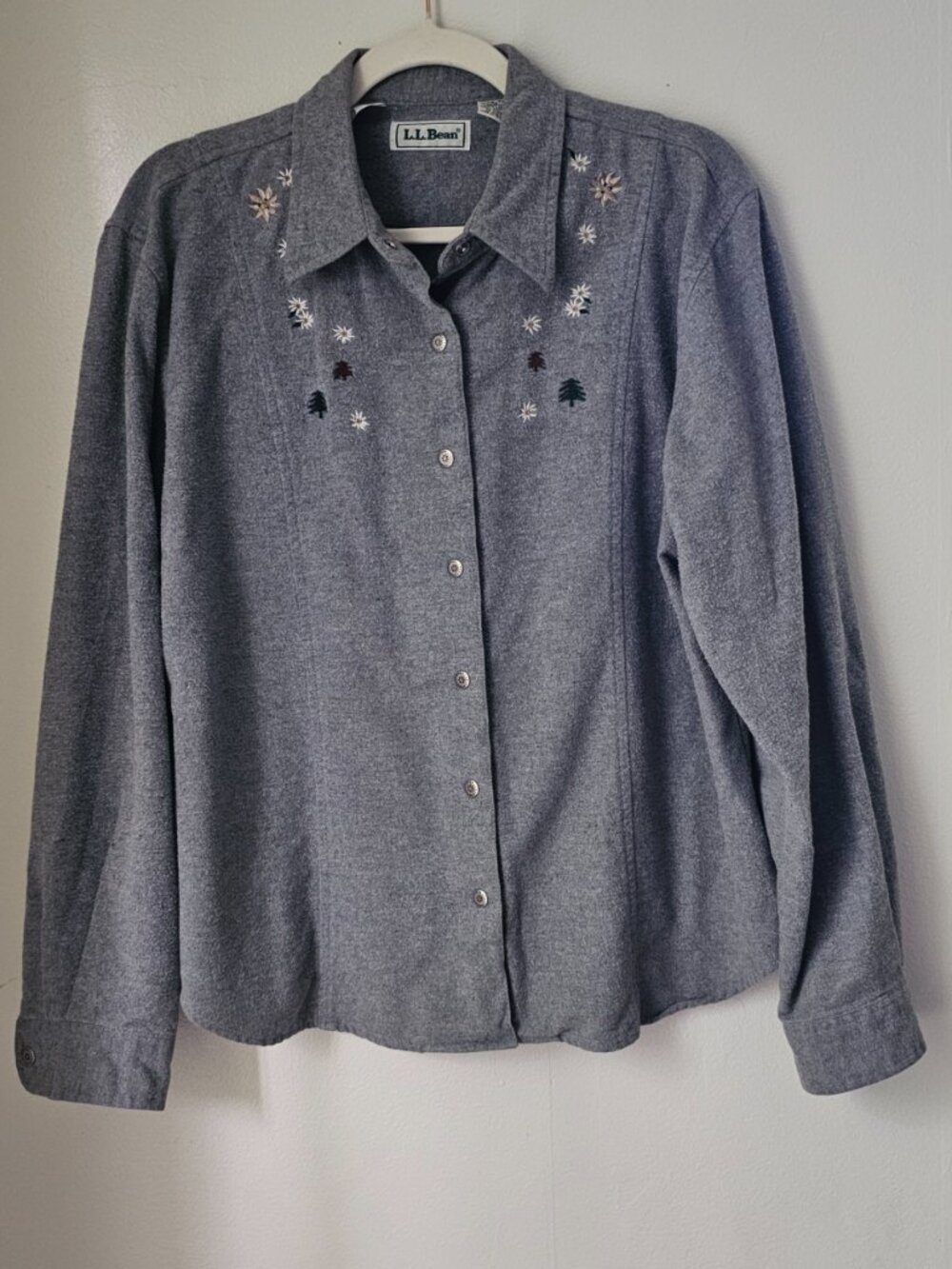 Vintage L.L. Bean embroidered button-down flannel chamois top - Picture 9 of 10